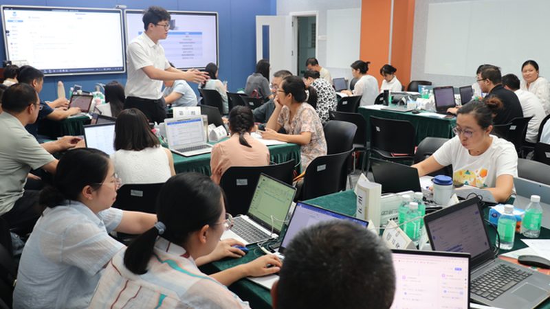 郑州叉车培训周末班，如何选择性价比高的课程？**