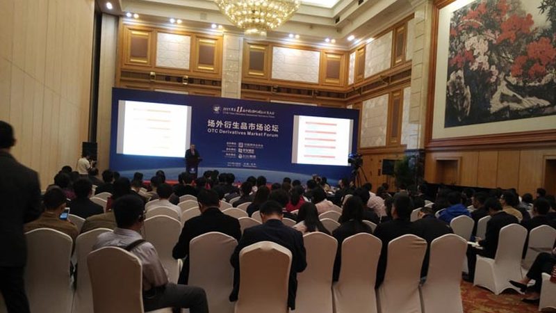 企业培训与拓展培训：上海职场人士的两大提升路径