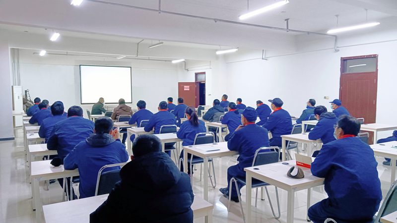 在挑选心理咨询师培训机构时，要警惕以下陷阱：